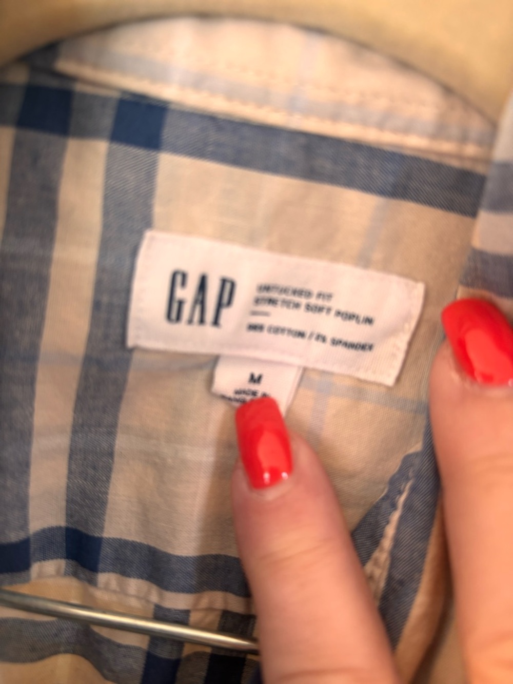 GAP Men's Plaid Button-Down Shirt in Beige and Navy Blue - Picture 2 of 2